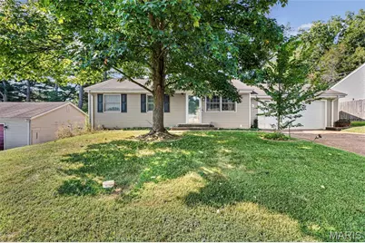 158 E Donaldson Drive, Saint Louis, MO 63129 - Photo 2