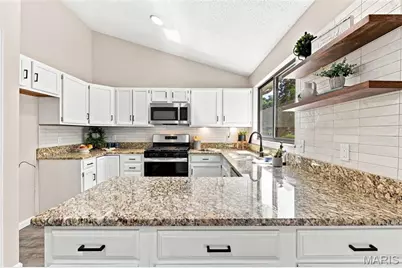 1776 Praise Boulevard, Fenton, MO 63026 - Photo 8