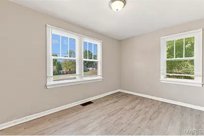 350 N New Florissant Road, Saint Louis, MO 63031 - Photo 8