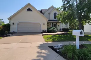 332 Golden Cherry Dr, Grover, MO 63040 - Photo 2