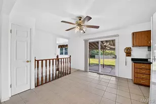 11889 Laredo Ct, Saint Louis, MO 63138 - Photo 8