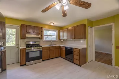 2117 Bolton Street, Saint Charles, MO 63301 - Photo 6