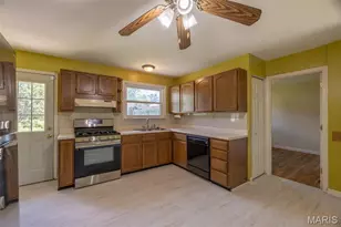 2117 Bolton St, Saint Charles, MO 63301 - Photo 6