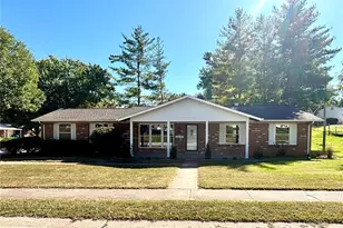 2916 Thrush Dr, Saint Charles, MO 63301 - Photo 2