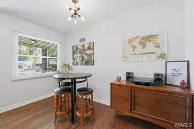 7907 E Yorkshire Drive, Saint Louis, MO 63123 - Photo 10