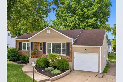 7907 E Yorkshire Drive, Saint Louis, MO 63123 - Photo 2
