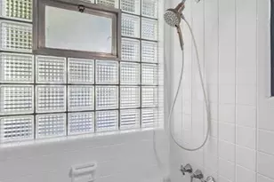 7907 E Yorkshire Dr, Saint Louis, MO 63123 - Photo 26