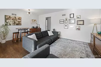 7907 E Yorkshire Drive, Saint Louis, MO 63123 - Photo 8