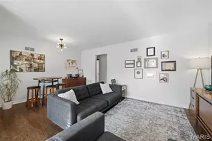 7907 E Yorkshire Dr, Saint Louis, MO 63123 - Photo 8