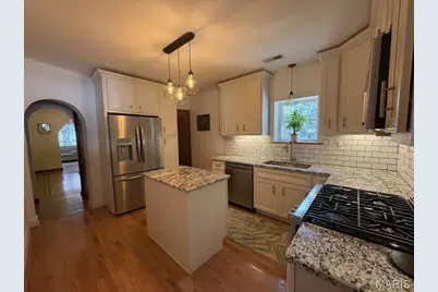 5635 Walsh Street, Saint Louis, MO 63109 - Photo 2