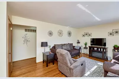 12 Longhenrich Drive, Florissant, MO 63031 - Photo 4