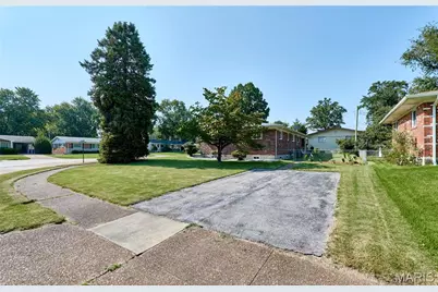12 Longhenrich Drive, Florissant, MO 63031 - Photo 24