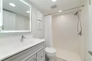 10451 Briarbend Dr, Saint Louis, MO 63146 - Photo 14