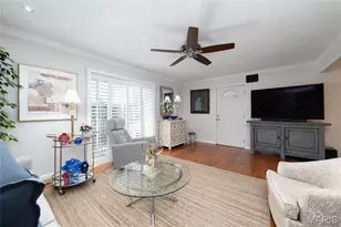 10451 Briarbend Dr, Saint Louis, MO 63146 - Photo 2