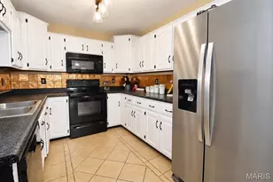 808 Carrie Cir, Lebanon, MO 65536 - Photo 6
