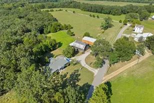 1956 Gunsmith Ln, Leslie, MO 63056 - Photo 4