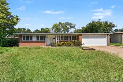 4 Colt Circle, Florissant, MO 63033 - Photo 1