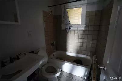 2111 Crescent Avenue, Saint Louis, MO 63121 - Photo 8