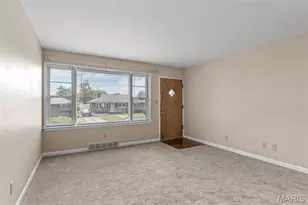 3951 French Ct, Saint Louis, MO 63116 - Photo 2