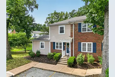 9186 Wrenwood Lane, Brentwood, MO 63144 - Photo 2