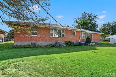 335 W Saint Anthony Lane, Florissant, MO 63031 - Photo 24
