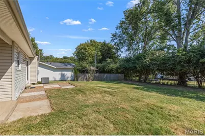 12728 Foxhound Drive, Maryland Heights, MO 63043 - Photo 28