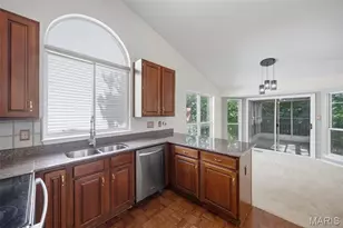 516 Wetherby Terrace Dr, Ballwin, MO 63021 - Photo 8