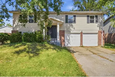2465 Kingsford Drive, Florissant, MO 63031 - Photo 1