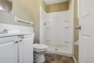 2465 Kingsford Dr, Florissant, MO 63031 - Photo 18