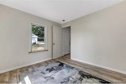 21 Shumate Avenue, Maryland Heights, MO 63043 - Photo 20