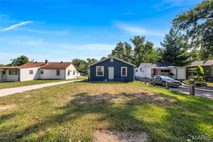 21 Shumate Ave, Maryland Heights, MO 63043 - Photo 8