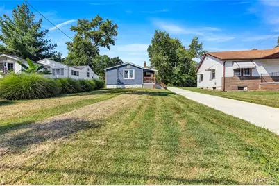 21 Shumate Avenue, Maryland Heights, MO 63043 - Photo 1