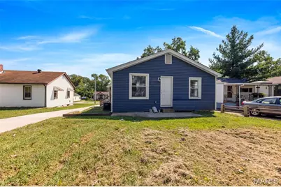 21 Shumate Avenue, Maryland Heights, MO 63043 - Photo 6
