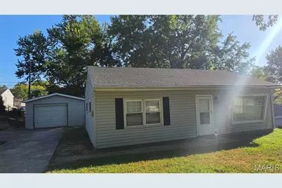 1138 Laredo Avenue, Saint Louis, MO 63138 - Photo 2