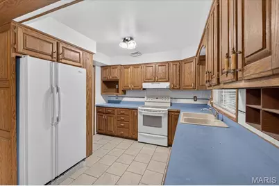 740 Wilshire Drive, Florissant, MO 63033 - Photo 16
