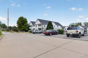 2430 Tellicherry Dr, Saint Louis, MO 63125 - Photo 20