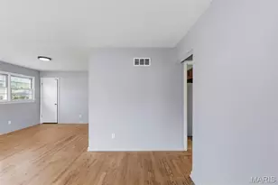 125 W St Anthony Ln, Florissant, MO 63031 - Photo 6