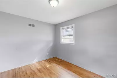 125 W Saint Anthony Lane, Florissant, MO 63031 - Photo 20