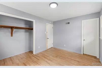 125 W Saint Anthony Lane, Florissant, MO 63031 - Photo 16