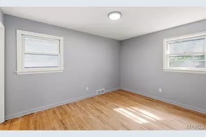 125 W Saint Anthony Lane, Florissant, MO 63031 - Photo 14