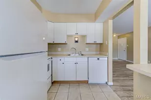7445 Hazelcrest Dr, Hazelwood, MO 63042 - Photo 16