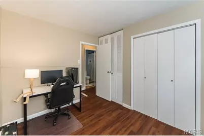 12104 Fleetwood Place, Maryland Heights, MO 63043 - Photo 16
