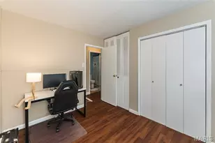 12104 Fleetwood Pl, Maryland Heights, MO 63043 - Photo 16
