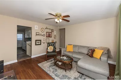 12104 Fleetwood Place, Maryland Heights, MO 63043 - Photo 6