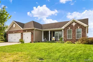 1516 Wainscott Dr, O'Fallon, MO 63366 - Photo 2