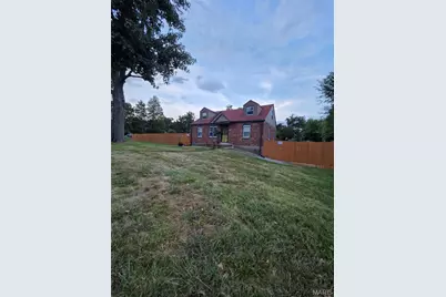 8000 Plymouth Court, Berkeley, MO 63134 - Photo 2