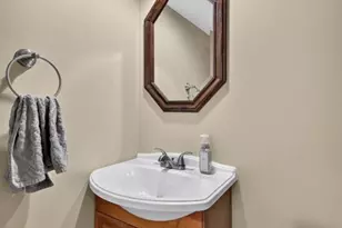 14980 Claymont Estates Dr, Chesterfield, MO 63017 - Photo 34