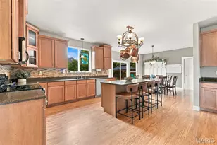 1000 Gardenbridge Pl, Saint Charles, MO 63303 - Photo 12