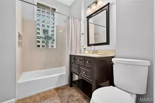 7303 Lindbergh Dr, Saint Louis, MO 63117 - Photo 22