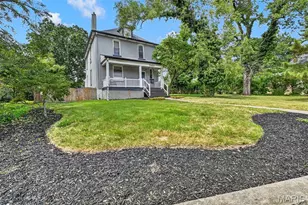 7303 Lindbergh Dr, Saint Louis, MO 63117 - Photo 2